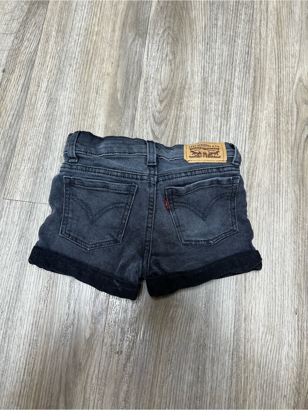 Levi's Girls' Washed Black Rolled Hem Denim Shorts - Picture 2 of 3